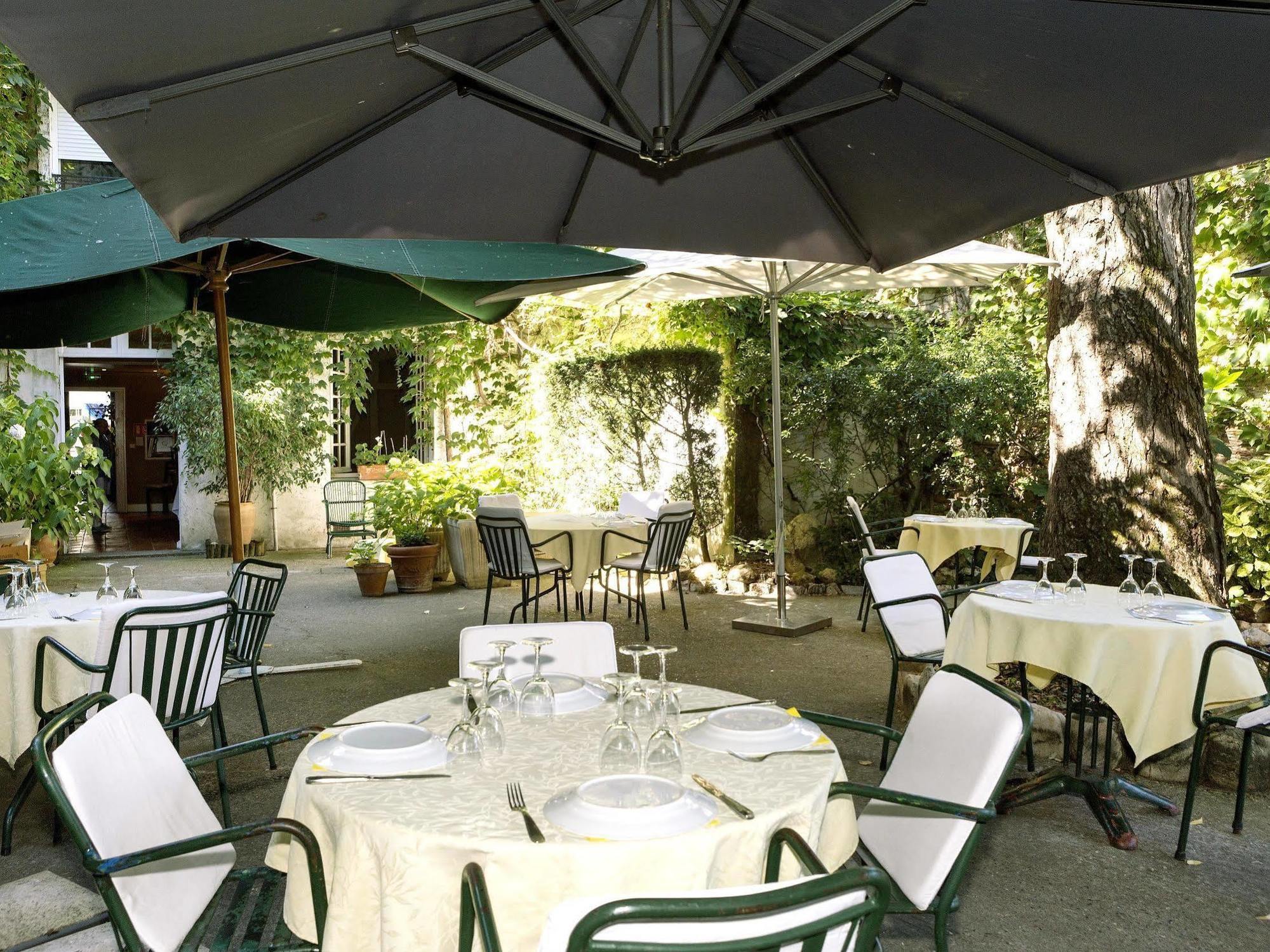 Logis Hotels - Hotel Restaurant Du Midi Revel  Bagian luar foto
