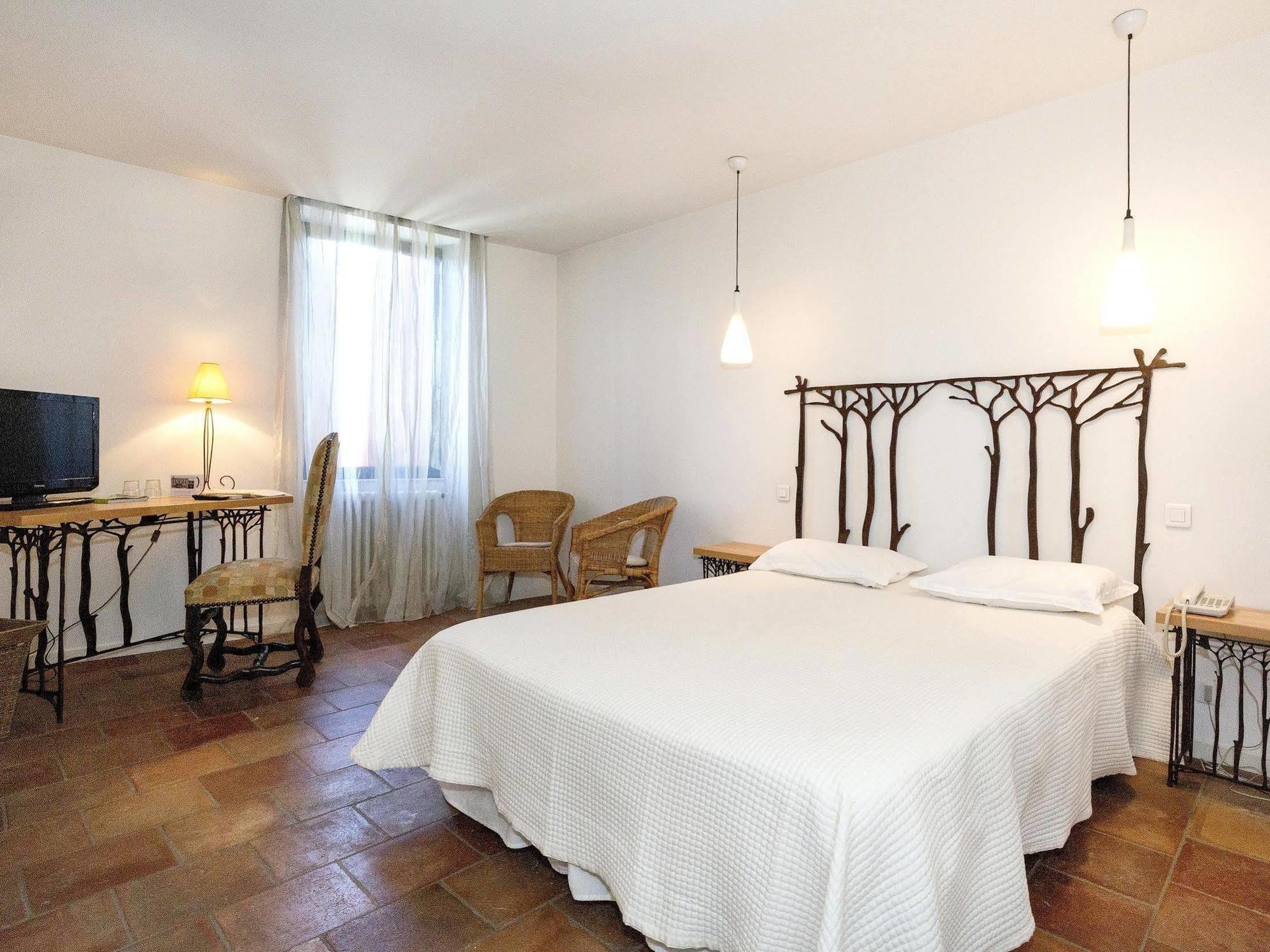 Logis Hotels - Hotel Restaurant Du Midi Revel  Bagian luar foto