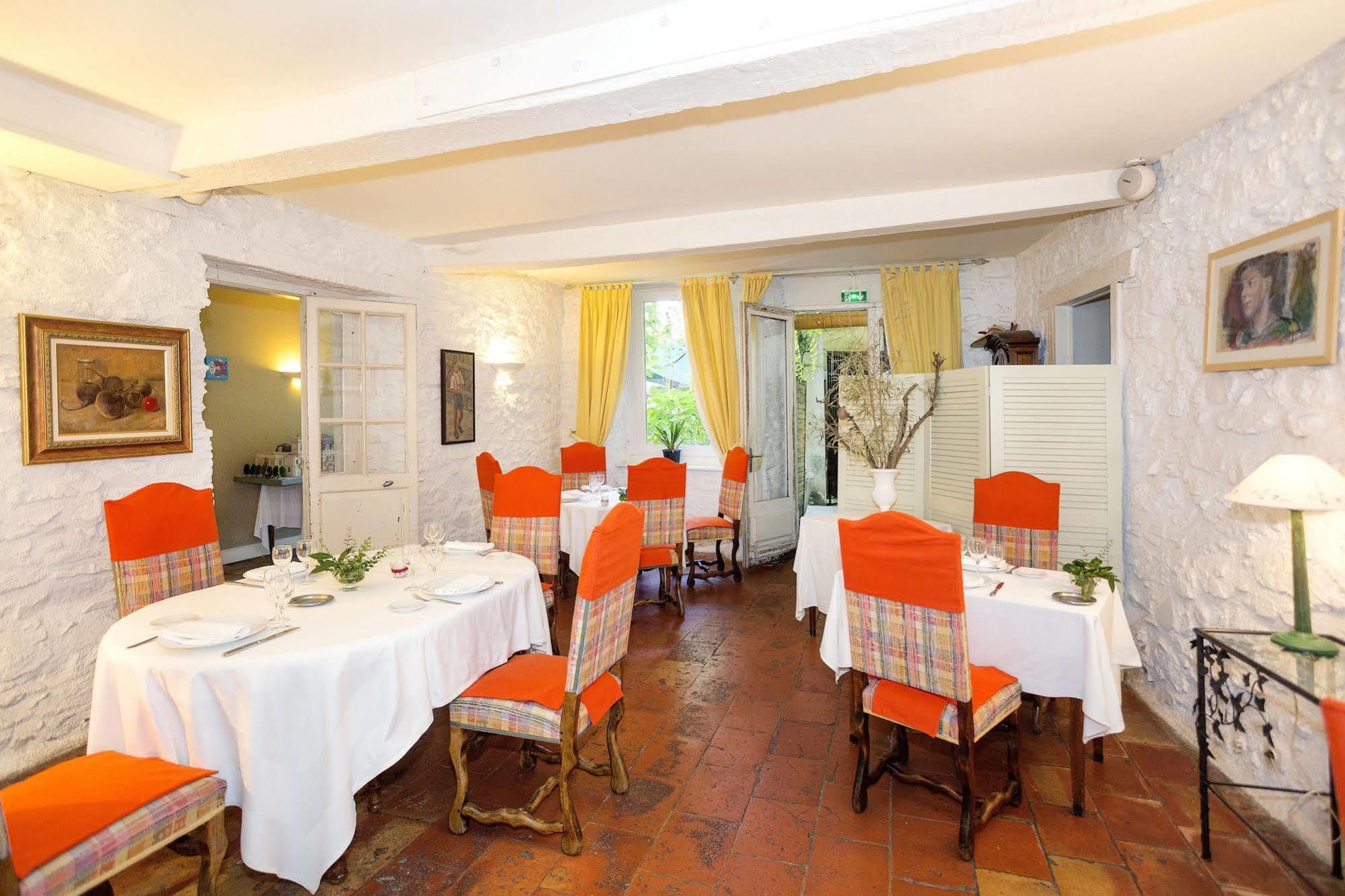 Logis Hotels - Hotel Restaurant Du Midi Revel  Bagian luar foto